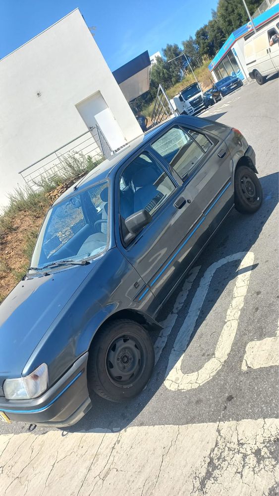 Ford fiesta 1.1.  Como novo
