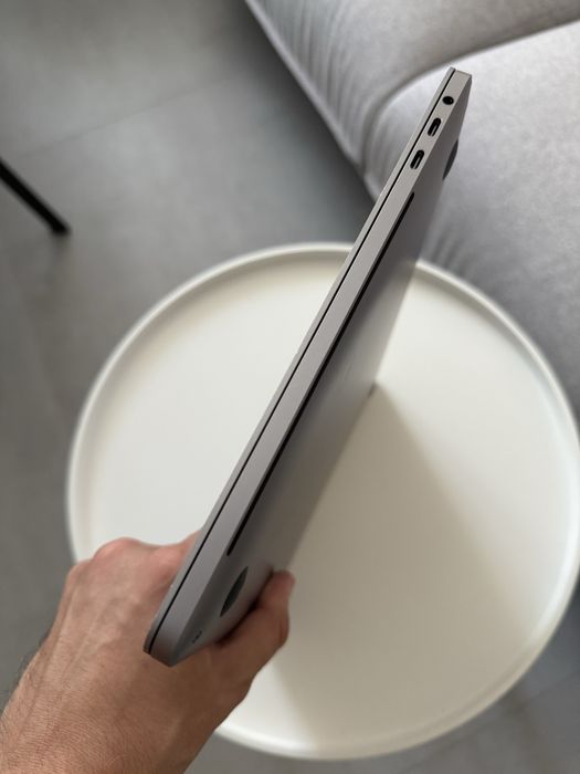MacBook Pro 2020 13 / i5 2.0 /16GB /512GB / 95% АКБ