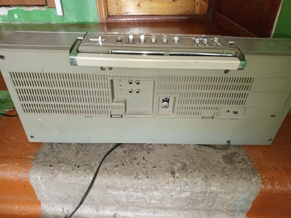 Кассетная стерео-магнитола HITACHI TRK-W55W high quality stereo sound