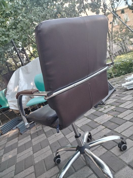 Офісне крісло Nowy Styl