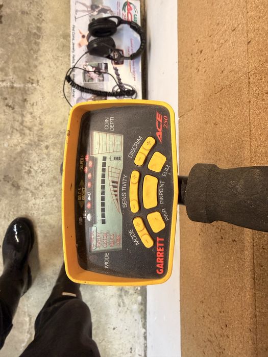 Wykrywacz metali garrett ace 250 + sluchawki MS-2