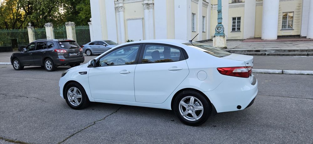Kia Rio 2012 року