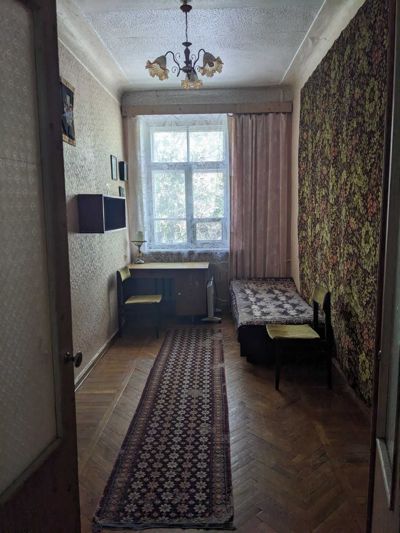 Продам 4х кімн квартиру в центрі Новомосковська