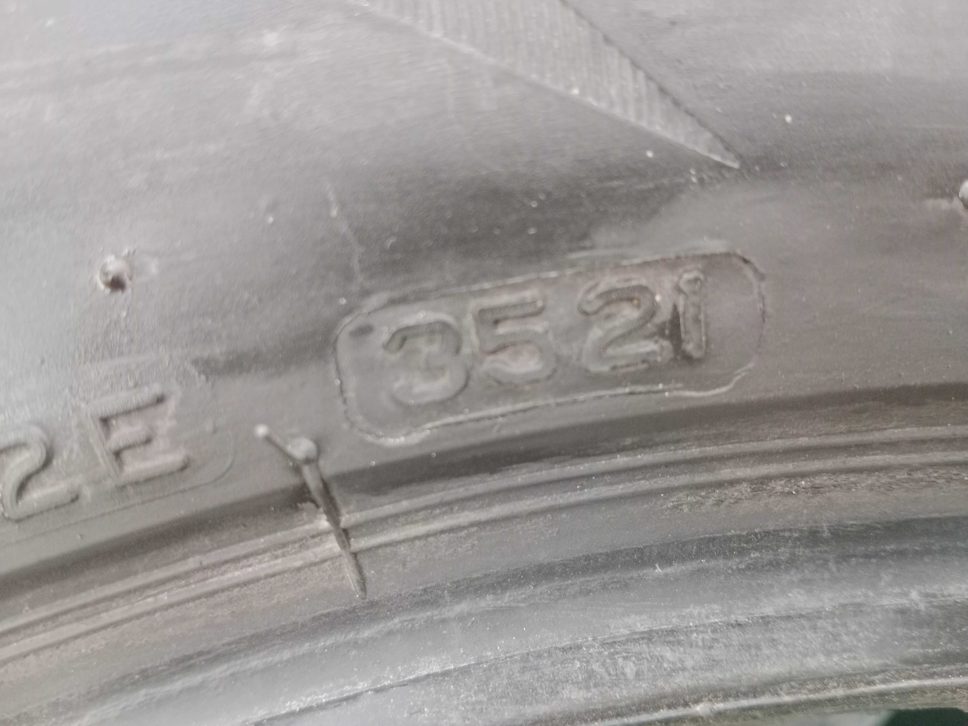 Opona używana 205/55R17 Bridgestone Blizzak LM005 1szt.