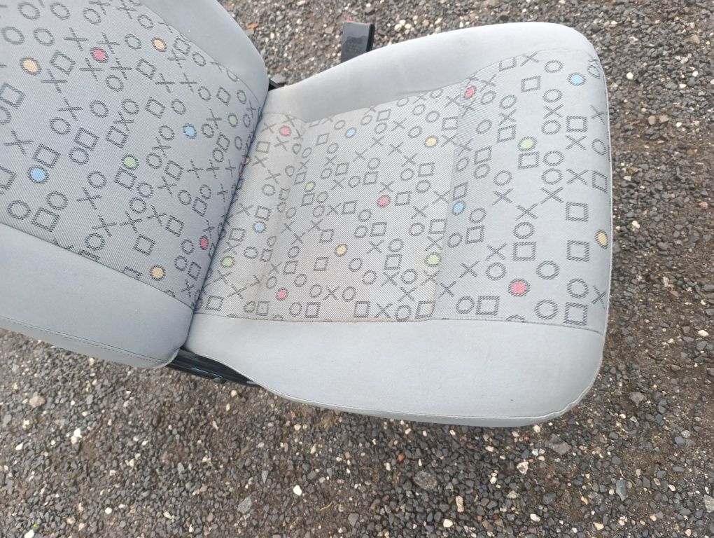 Koziołek gotel pojedynczy otwierany składany 2 rząd  VW T5 T6 OX