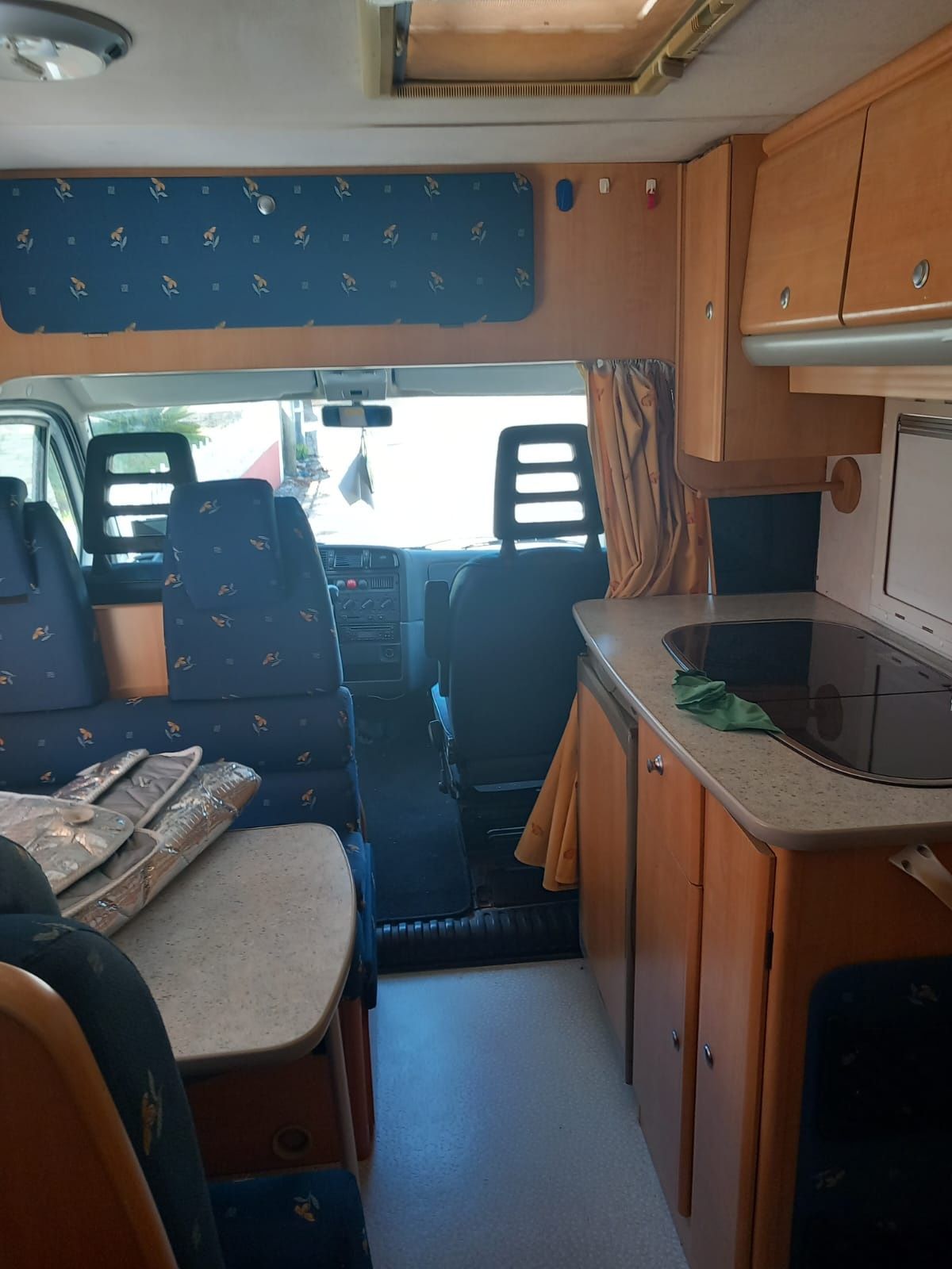 Vendo autocaravana para 4 pessoas