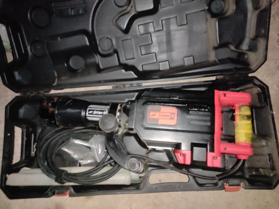 электрический отбойный молоток Dnipro-M МВЕ-8520БМ