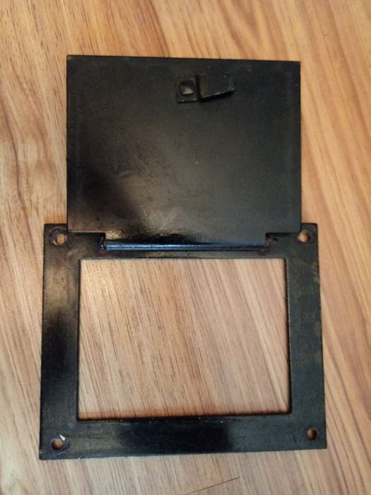 Металеві двадцята/ревізія/люк