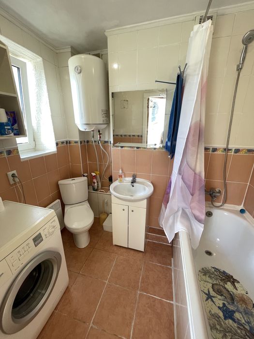 Оренда місця в кімнаті в центрі,вул.Б.Хмельницького