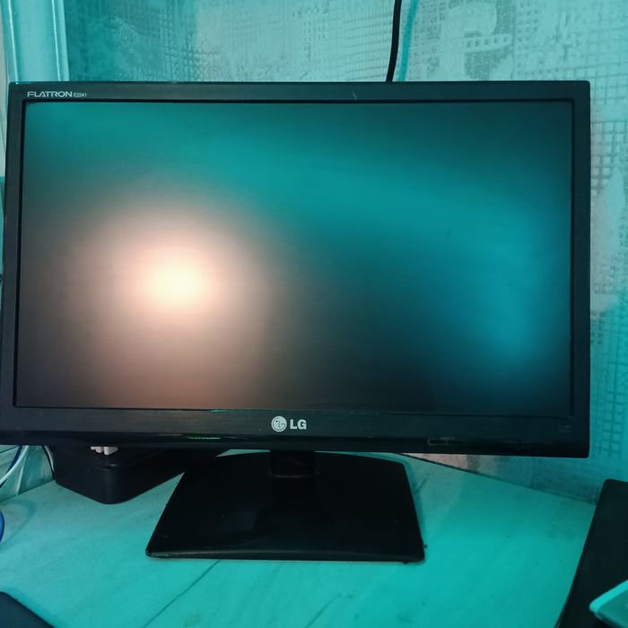 Монітор Б/В 21,5" LG Flatron Е2241T, Широкий