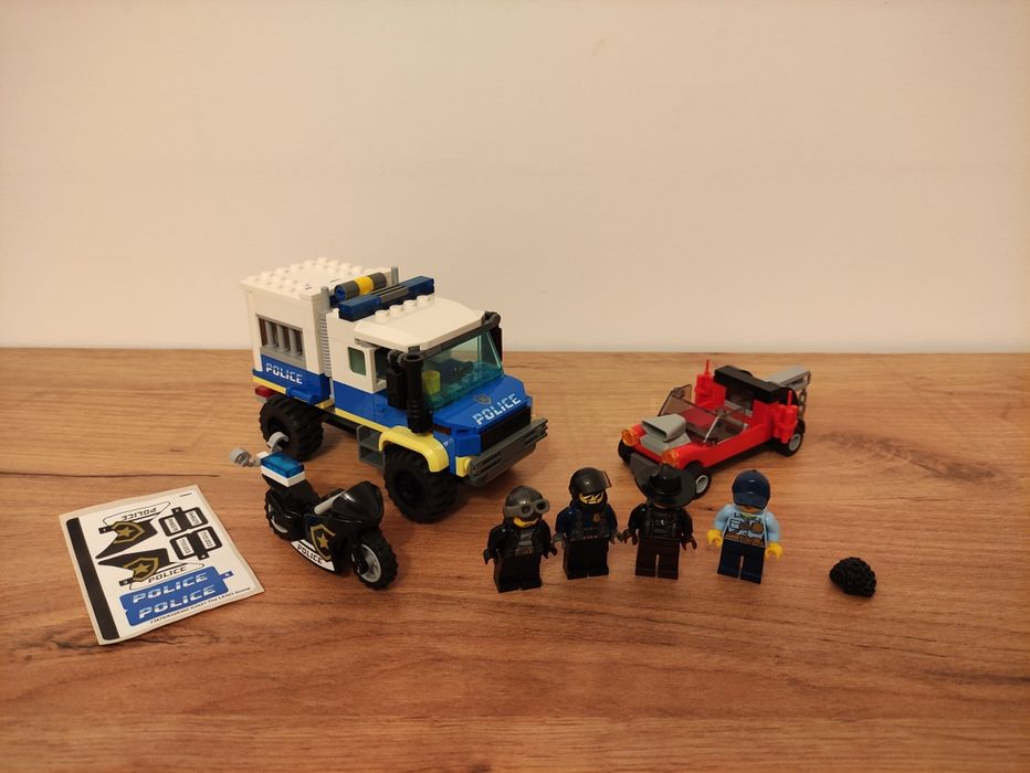 LEGO City 60276 - Policyjny konwój więzienny