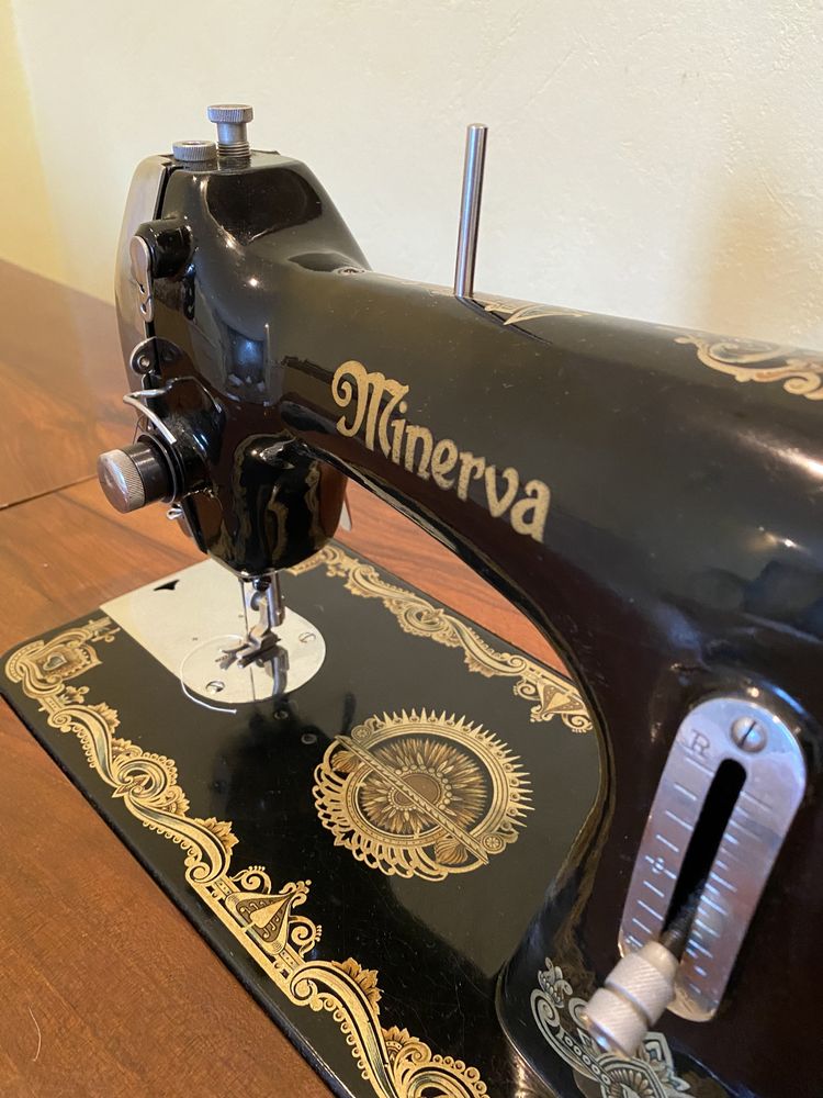 Швейна машинка Мінерва Minerva 122