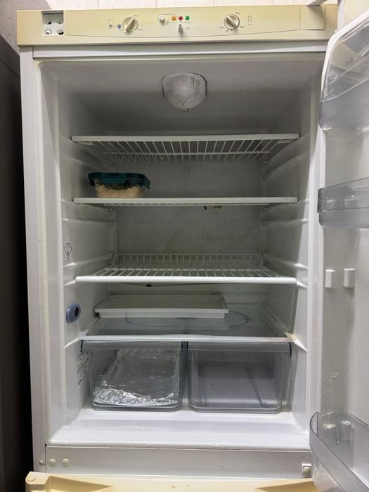Frigorífico a funcionar