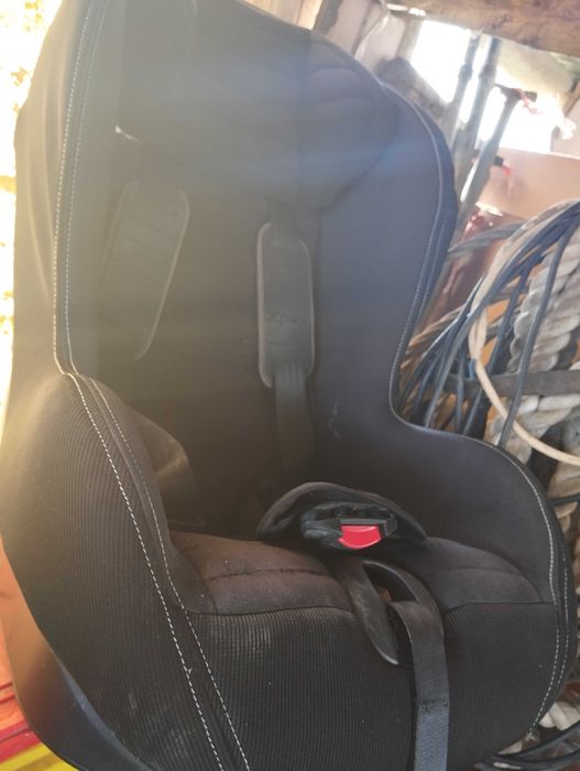 Carrinho bebé e cadeira