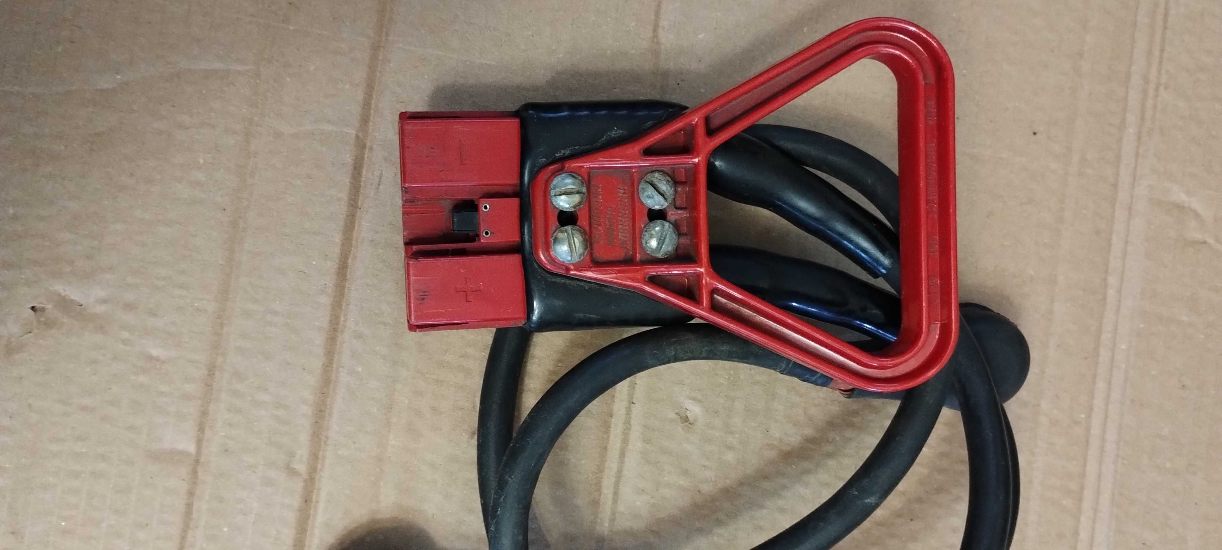 Зарядное устройство 24B/60А для поломоек Karcher и тяговых батарей.