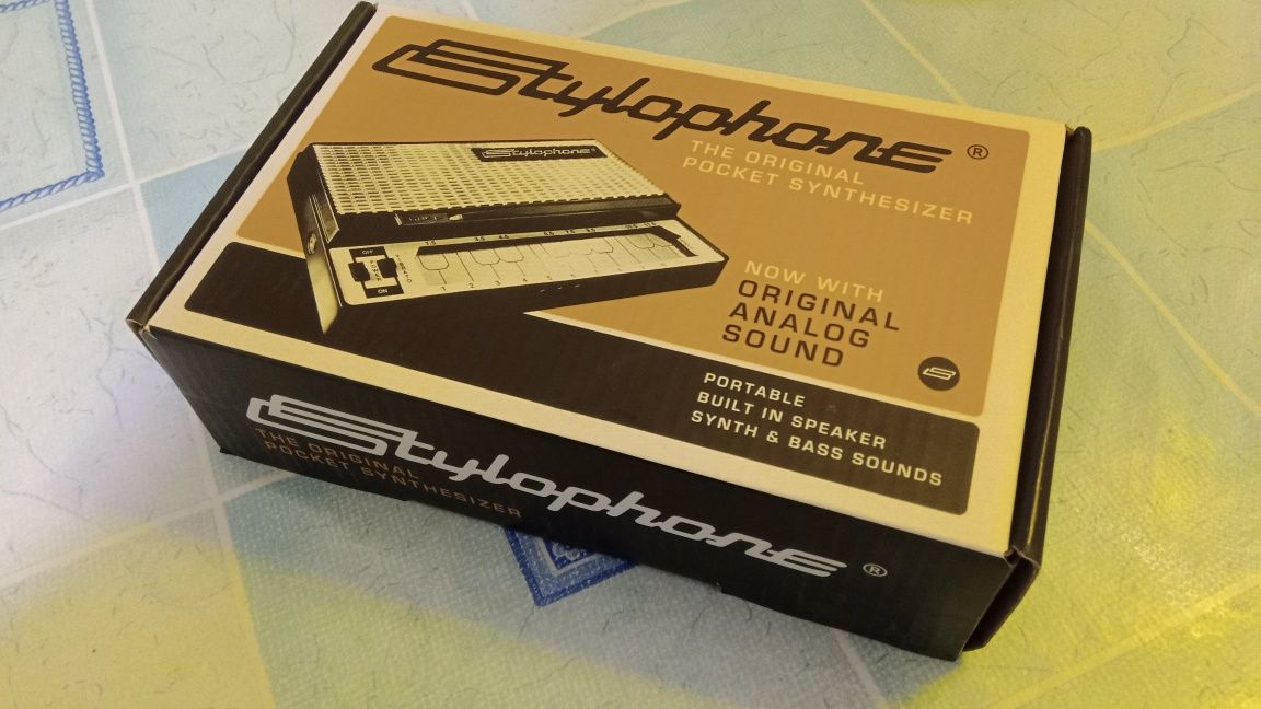 Синтезатор Стілофон Stylophone Англія Кишеньковий