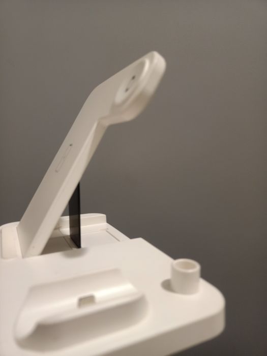 Bezprzewodowa ładowarka 4 w 1 Apple