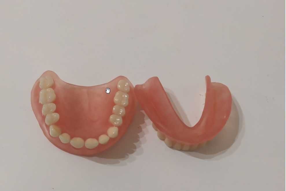 Зубний протез \акриловий\