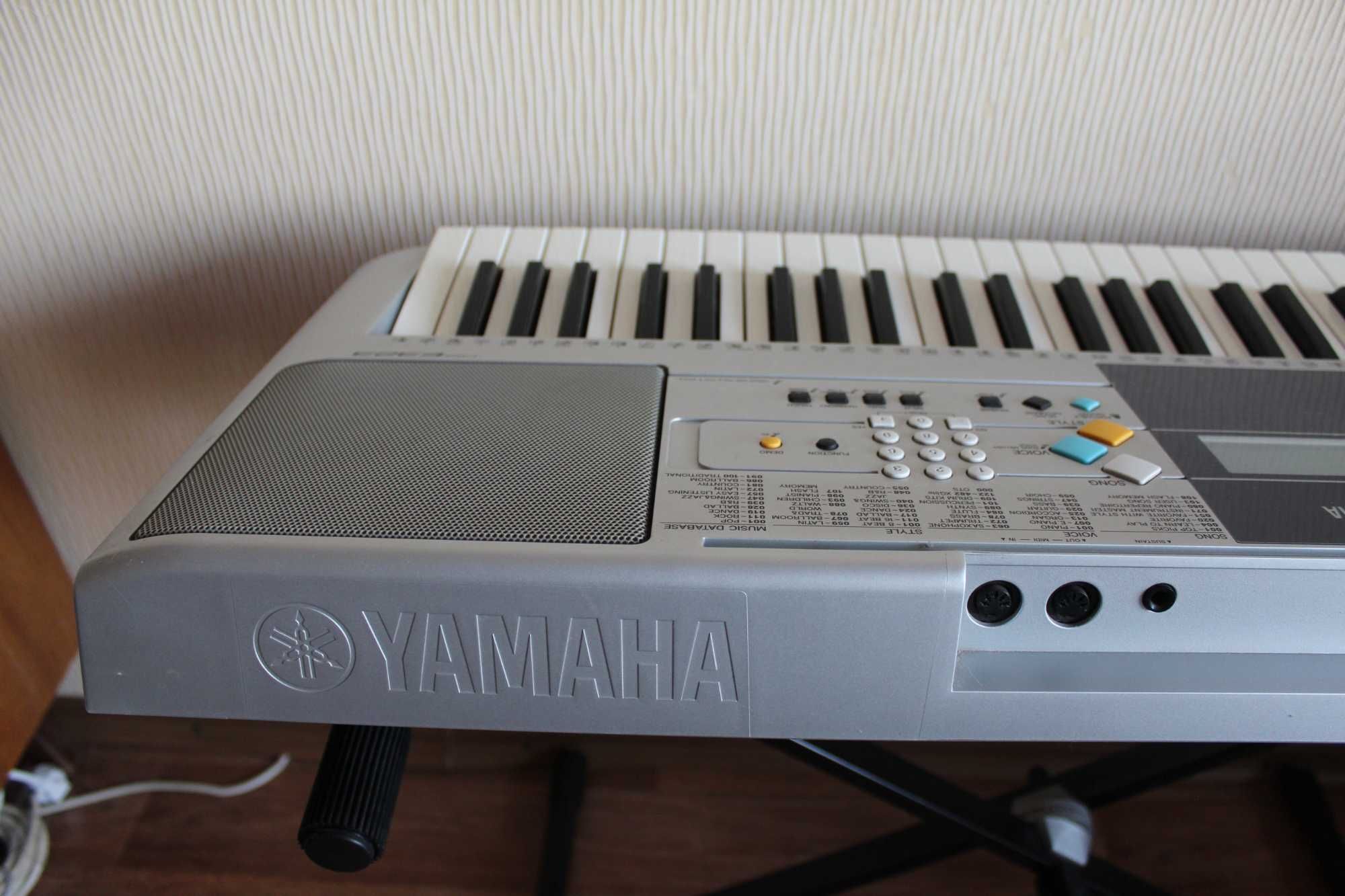 Синтезатор Yamaha PSR-E323