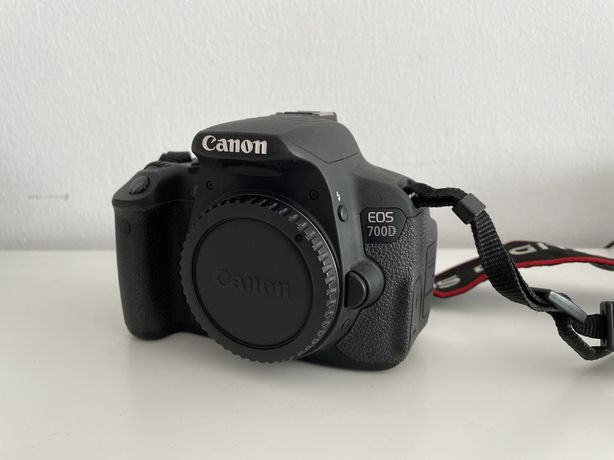 Canon EOS 700D + Acessorios