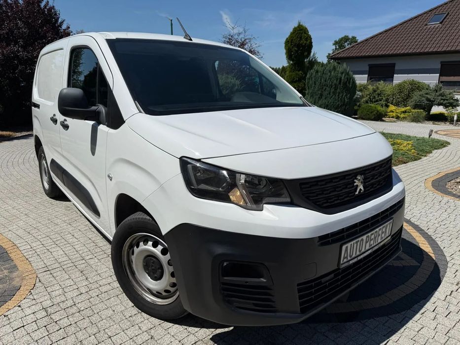 Peugeot Partner Auto wzorowo utrzymane navi partronic