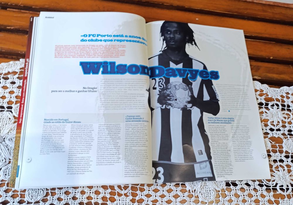 Revista Dragões 2008 Tricampeão - Especial Pinto Costa, capa semi dura