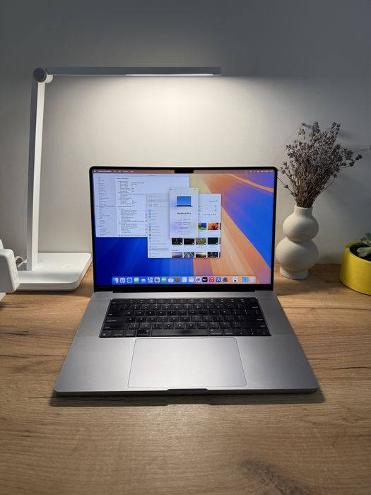 MacBook Pro 16 2021 M1 Pro 32GB RAM 1TB SSD