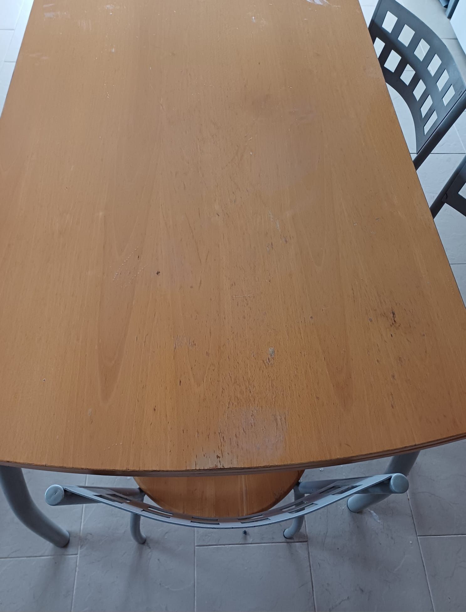 4 cadeiras com mesa 115× 77 + extensivel ( tampo com marcas de uso)