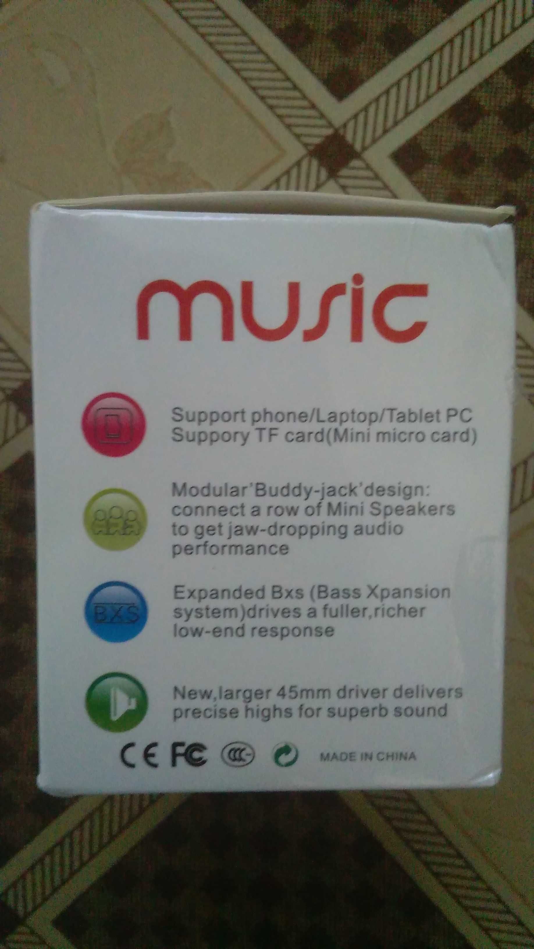 Duas colunas Bluetooth