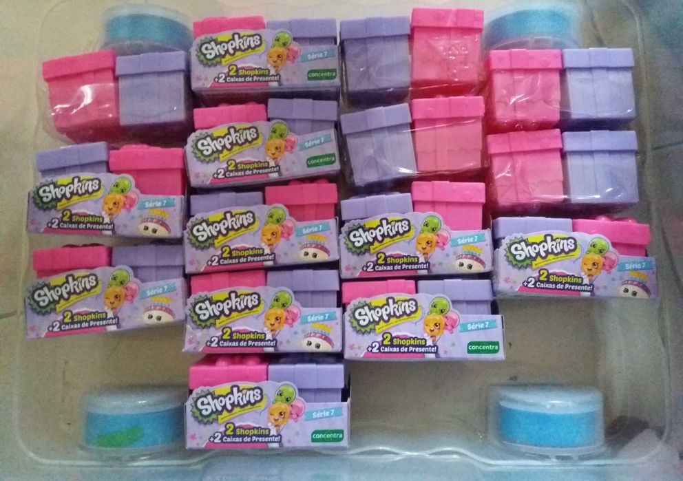 Bonecos Shoppings 0.20 cêntimos cada.