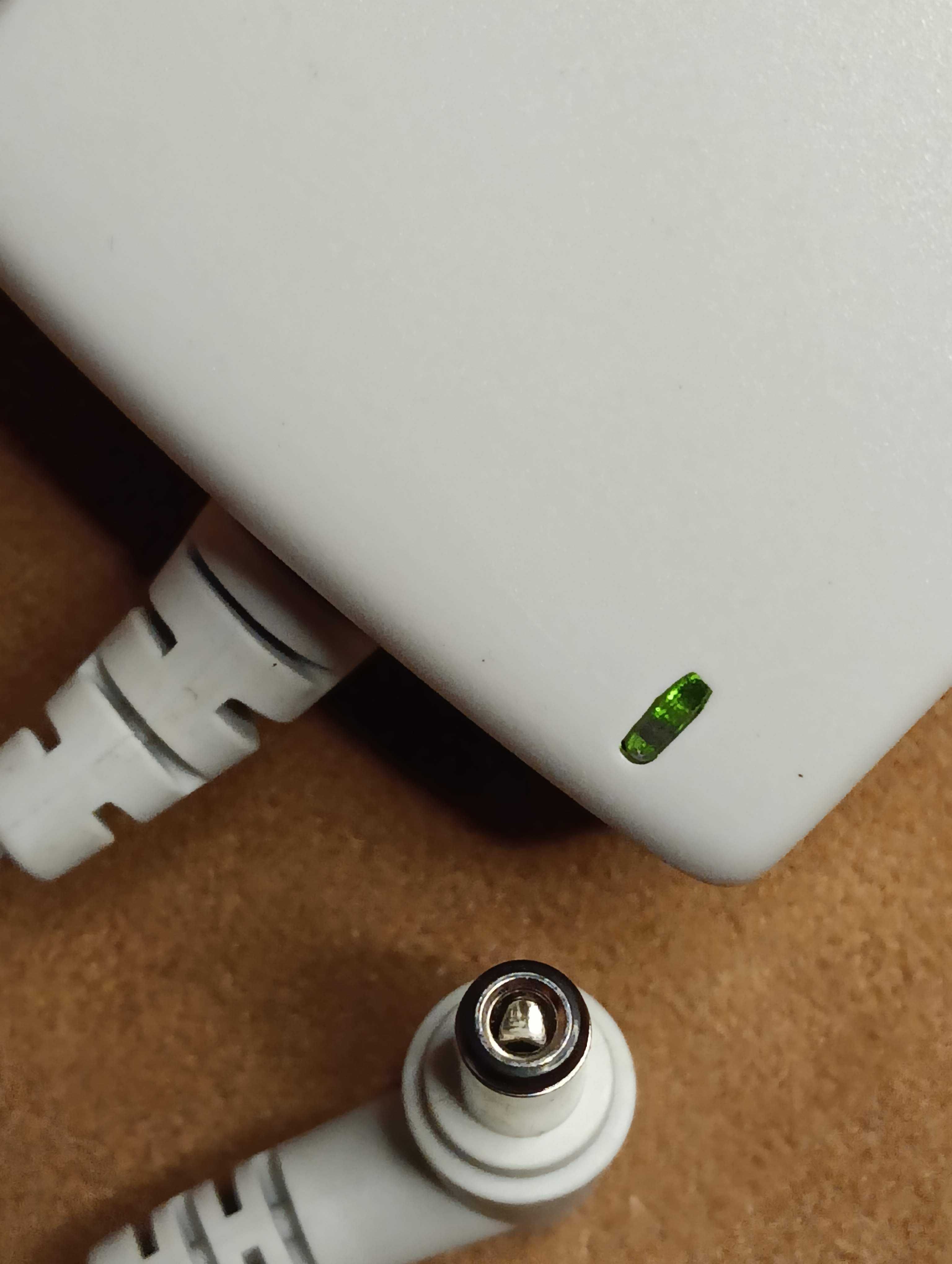 Блок живлення питания 5.0V 2.0A BIOPOLIS UE15-050200SPA4 (5.5X2.1mm)
