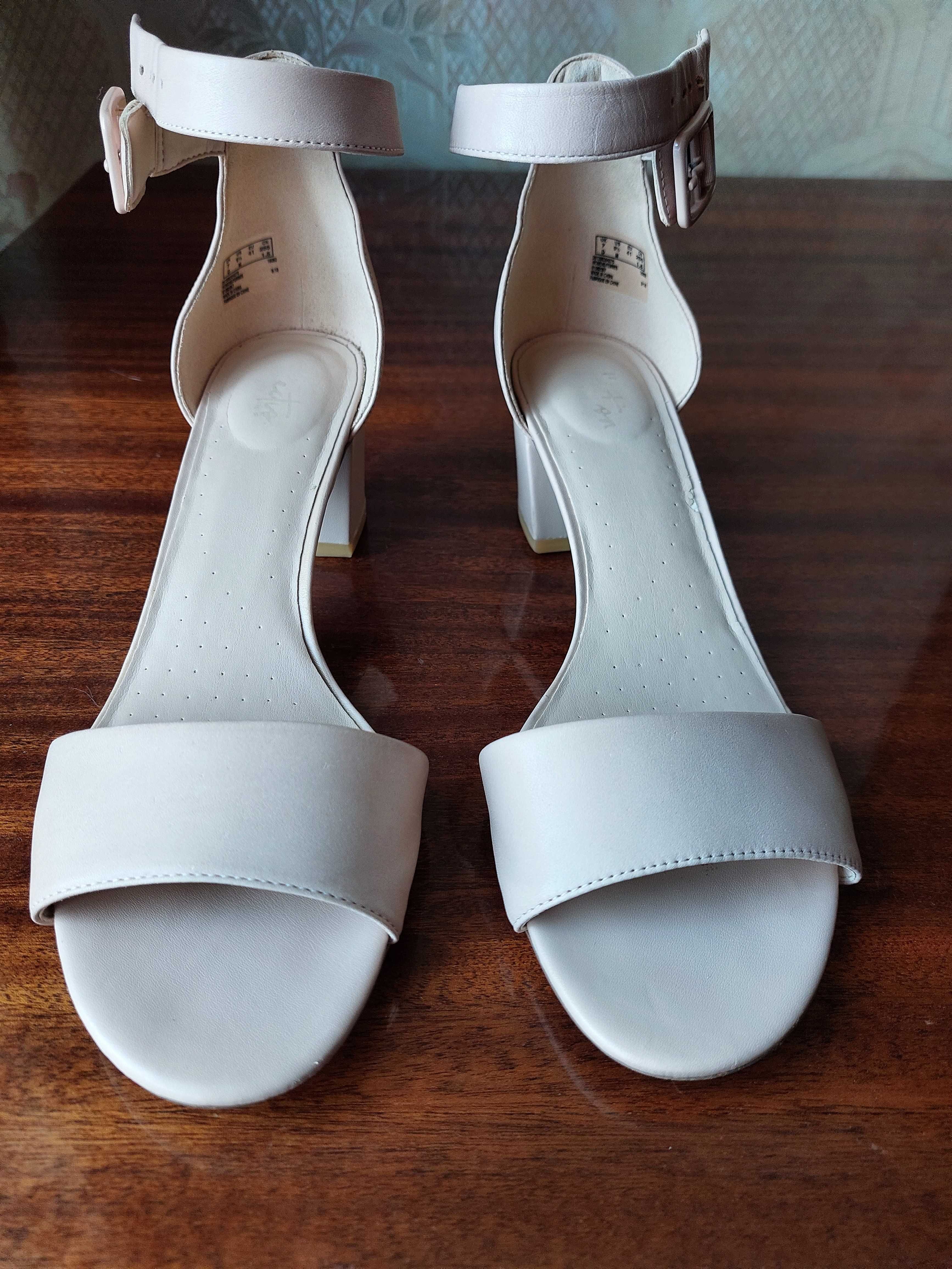 Босоножки Clarks Deva Mae