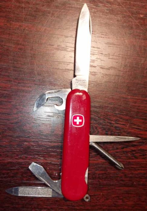 Оригінальний швейцарський армійський ніж Wenger