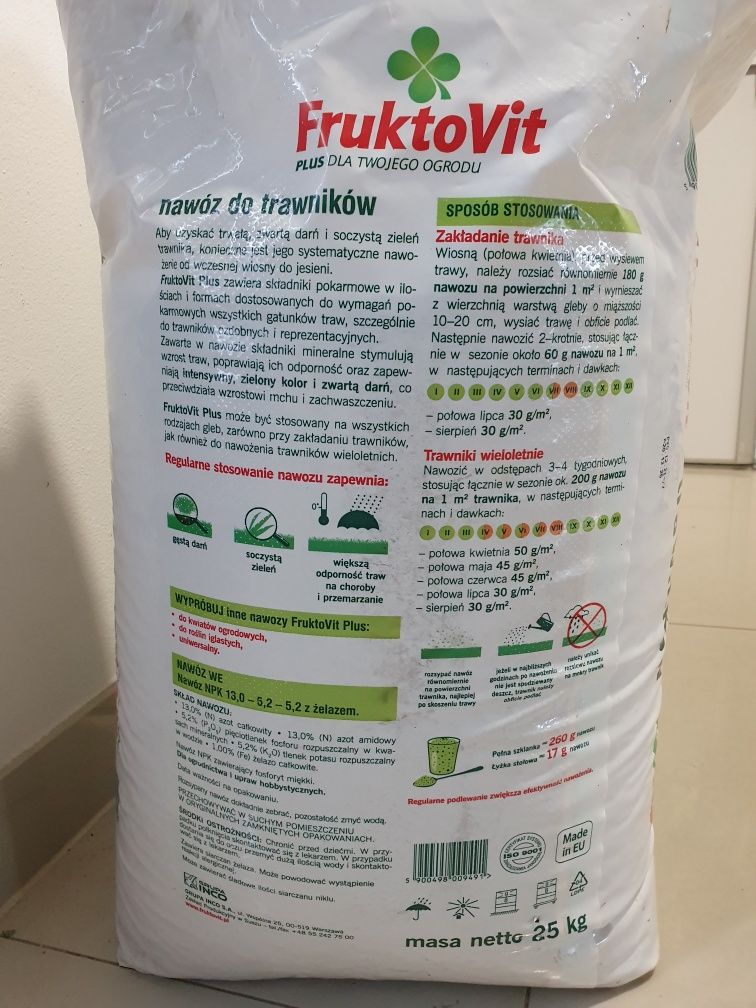 Nawóz do trawników soczysta zieleń FruktoVit Plus 25kg x2 op. granulat