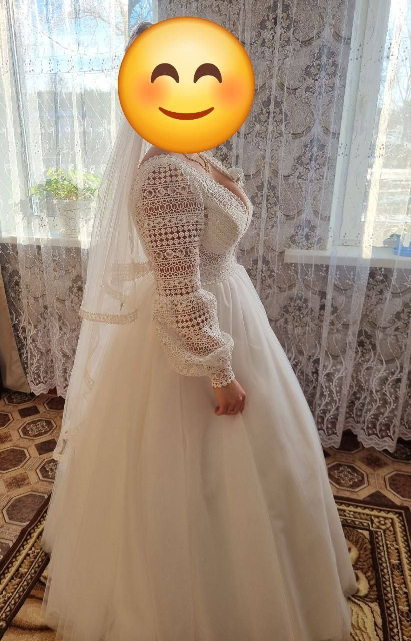 Продам весільню сукню