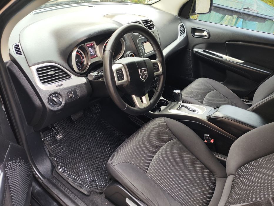 Продам Додж в отличном состоянии 7 мест