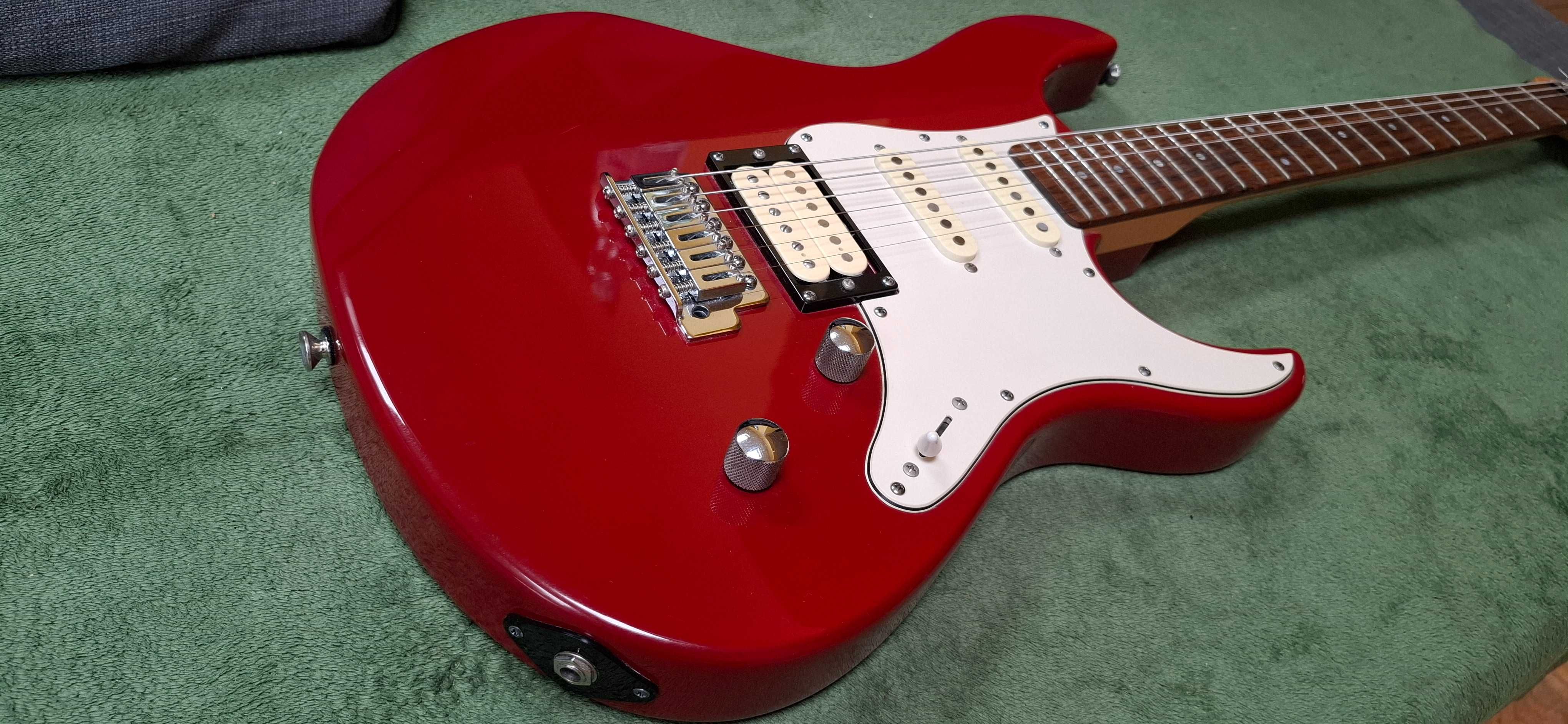 Gitara elektryczna Yamaha pacifica 112v kolor czerwony uzywana