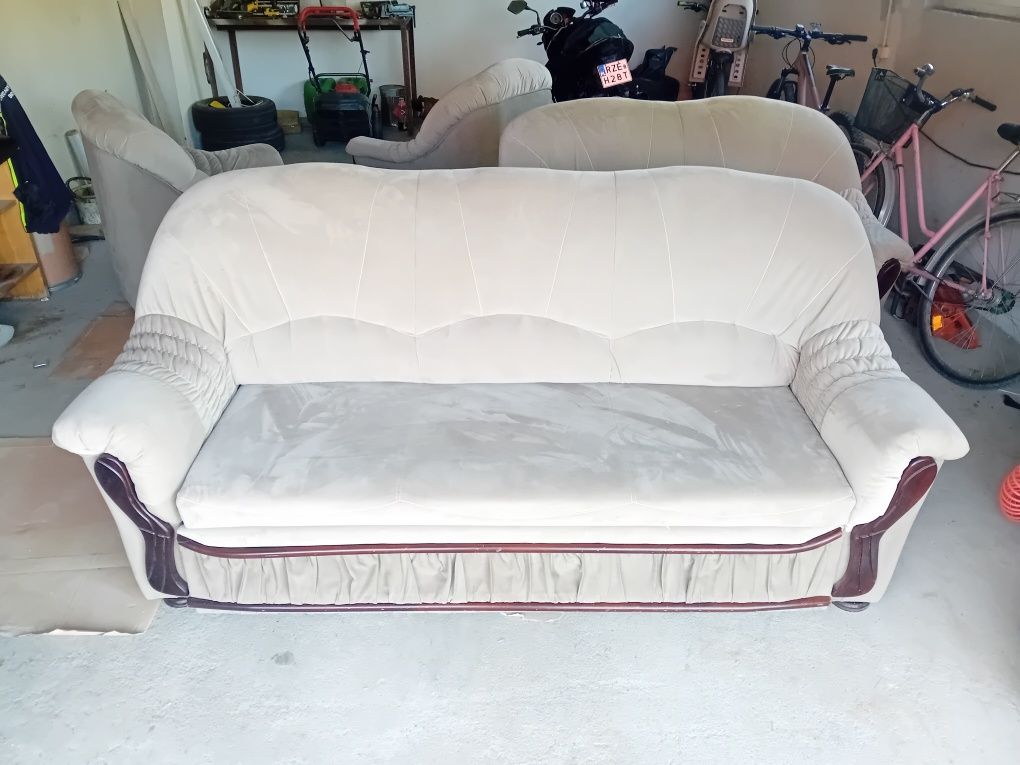 Komplet  Sofa fotele pufy