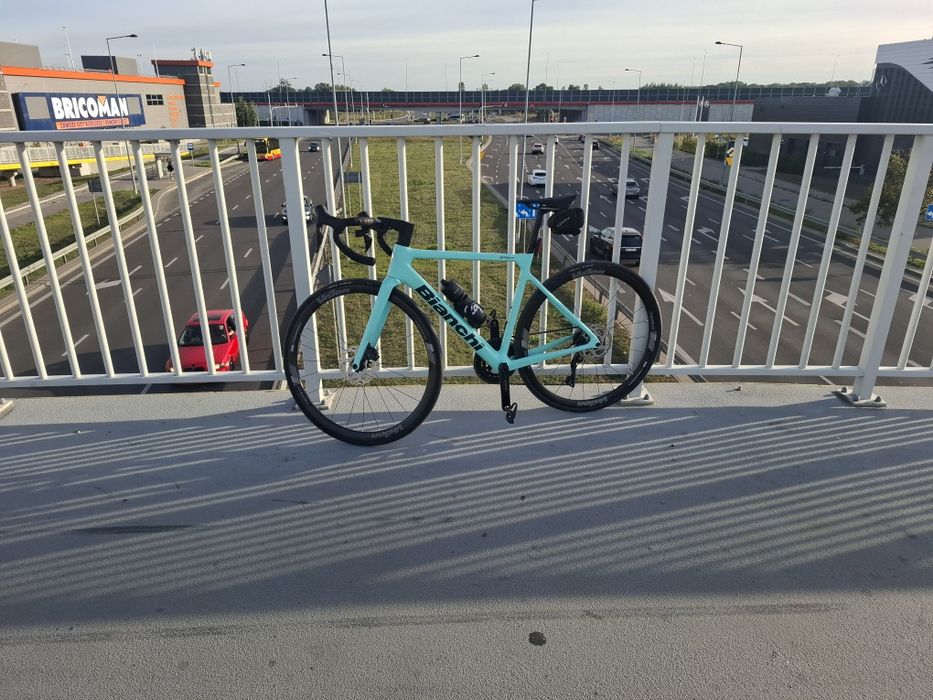 Bianchi sprint 105Di2 rama 53