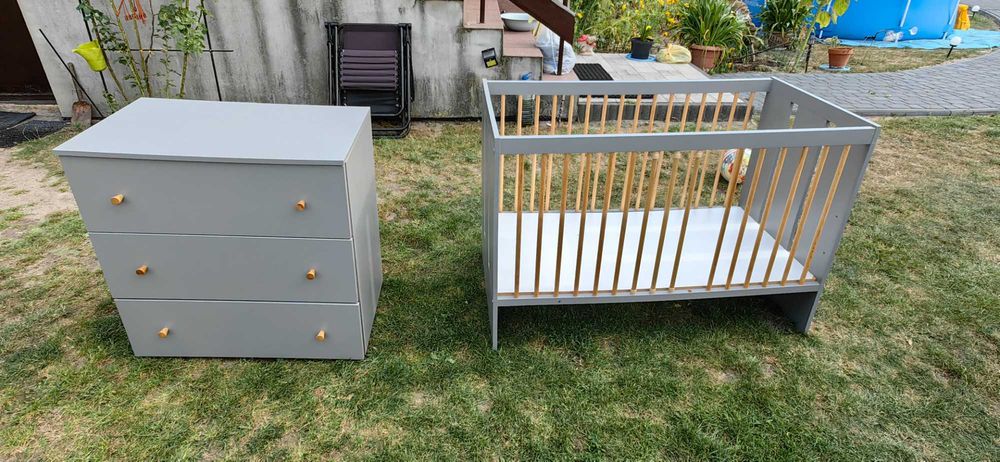Łóżeczko dziecięce + komoda