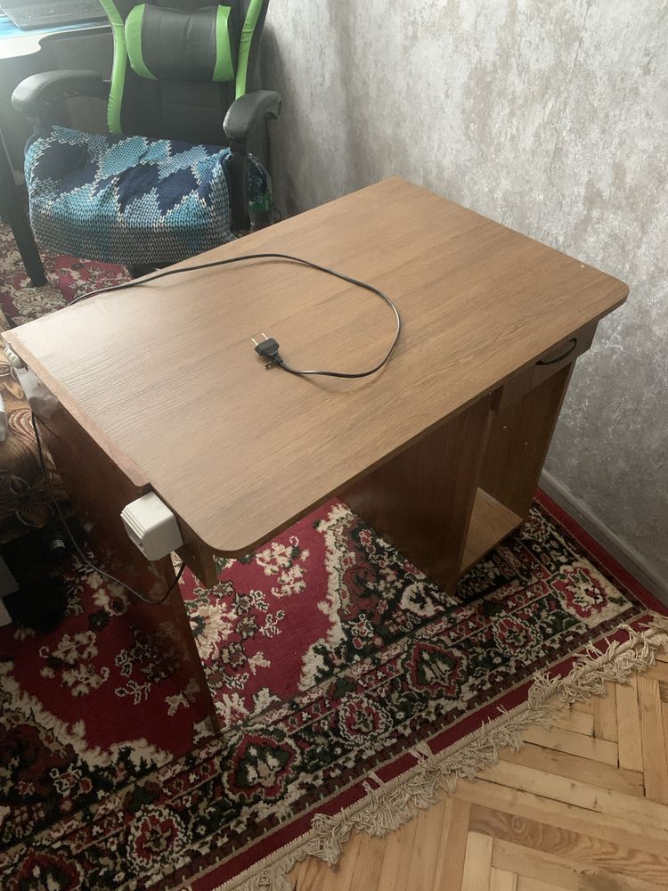 Стол компьютерный/письменный