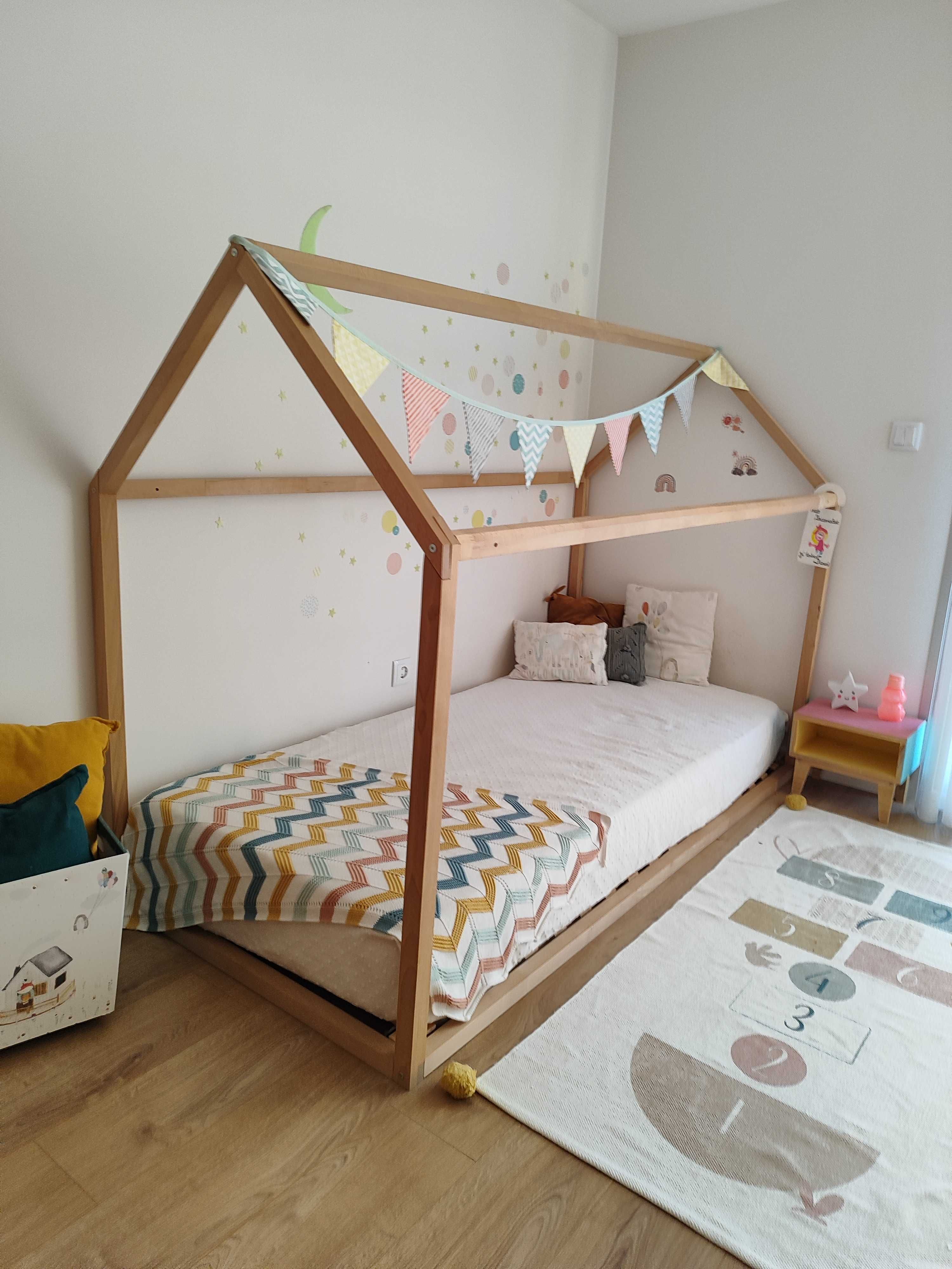 Cama casinha montessori de madeira natural 200x90cm