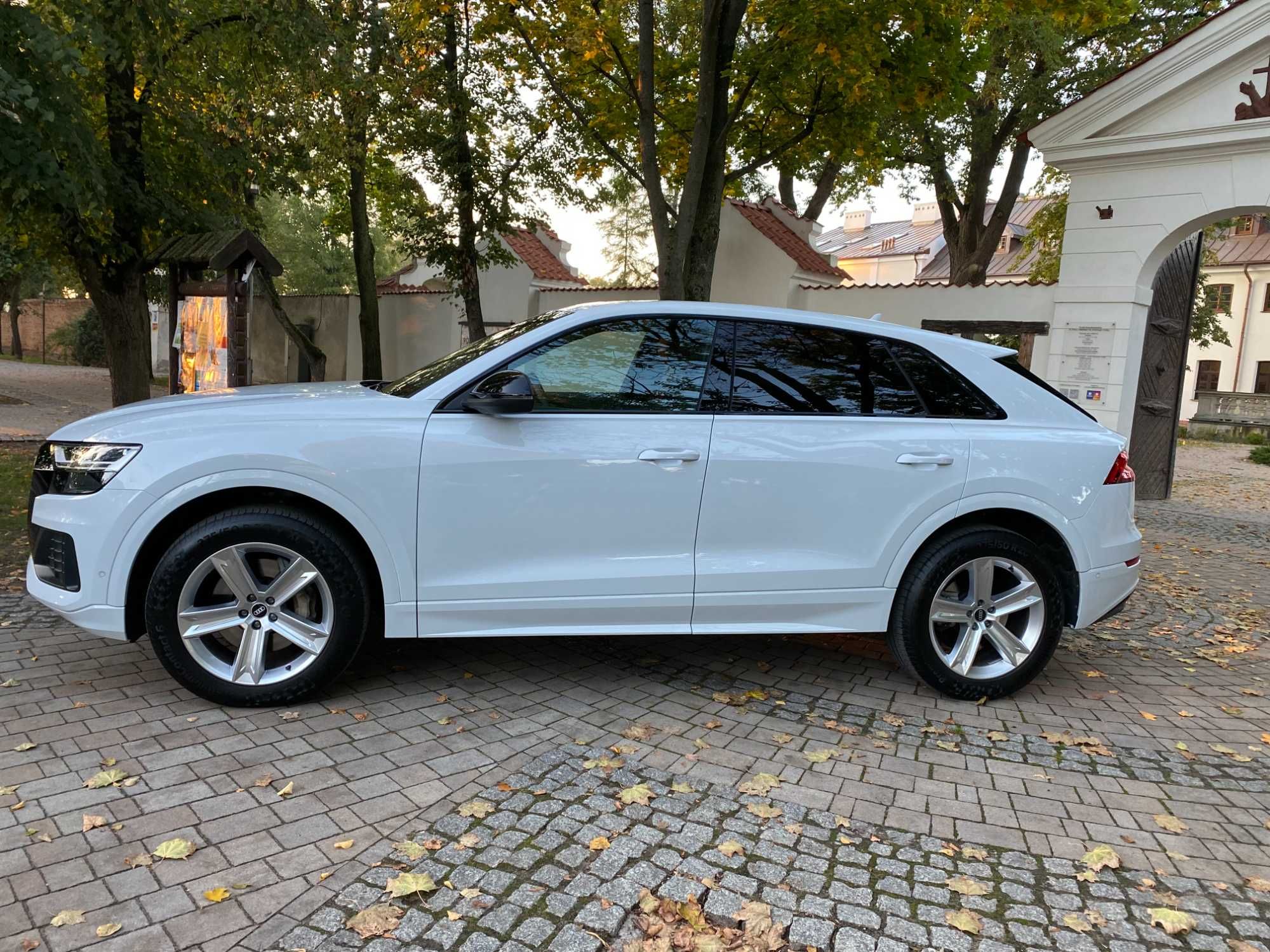 Auto do Ślubu ,Wesele inne uroczystości Nowe Porsche MaCan T Audi Q8