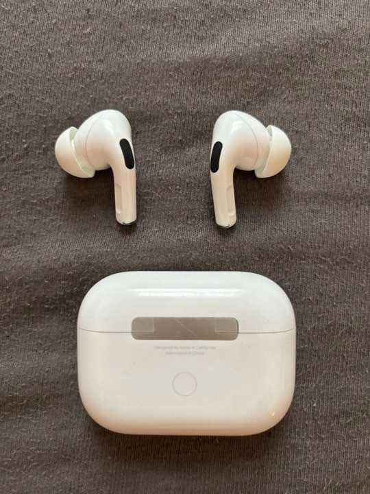 iPhone 11 128GB + AirPods Pro