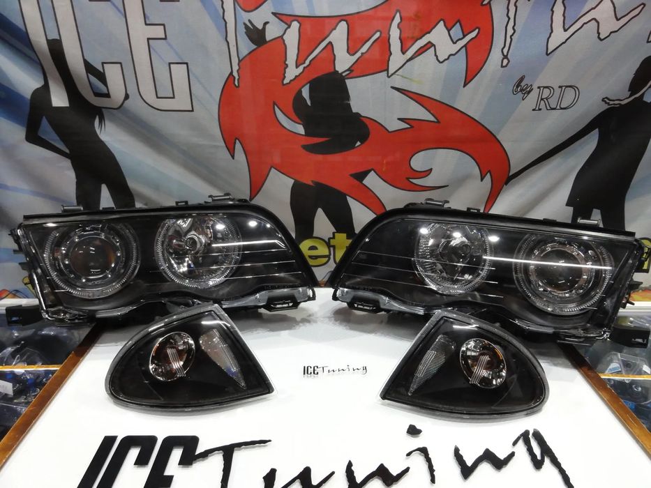 Faróis angel eyes com luz branca 5000k para BMW E46 4 portas / limosine 98-01 fundo preto com angel eyes em branco