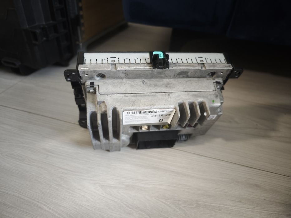 Radio U.Connect 8.4 Harman po konwersji na PL