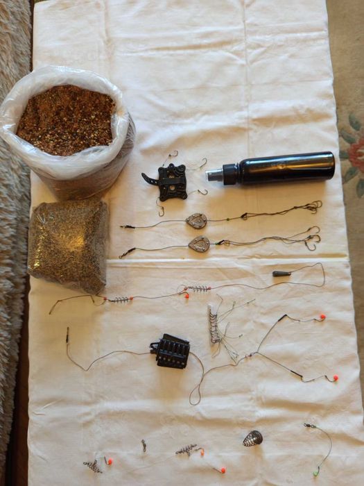 Один Лот 6штМонтажів+10штук Повідків з шнура+750грам Прикормки+Меляса!