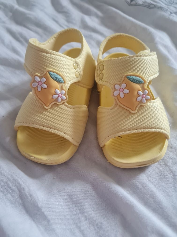Sandałki, sandały dzieciece, buty