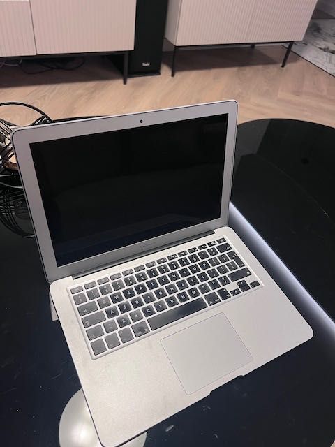MacBook Air 13 / stan bardzo dobry/ mid2013 / jak ze sklepu / 256GB