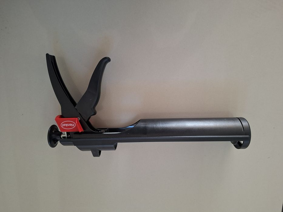 Pistolet do silikonu Henkel